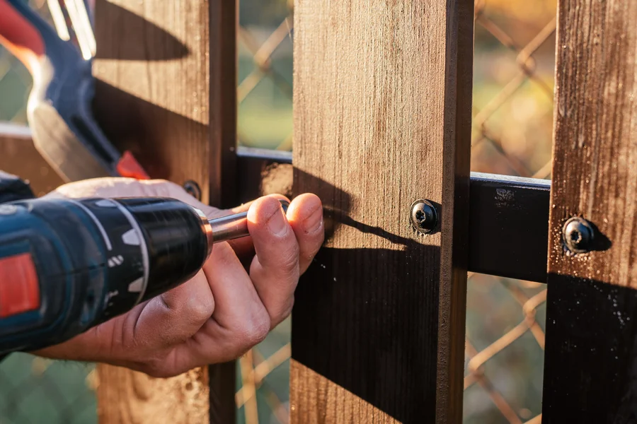How To Choose The Right Contractor For Fence Repair Lafayette, CO How To Choose The Right Contractor For Fence Repair Lafayette, CO